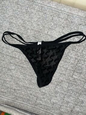 Victoria’s Secret Thong Size Large